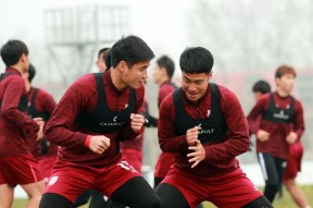 米乐体育-各队积极备战下一场比赛，备受瞩目